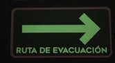 Letrero Ruta de Evacuacion Derecha Foto